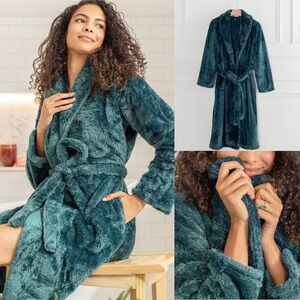 Berkshire Blanket & Home Co Extra-Fluffy Robe in Juniper Stone sz M - NWT